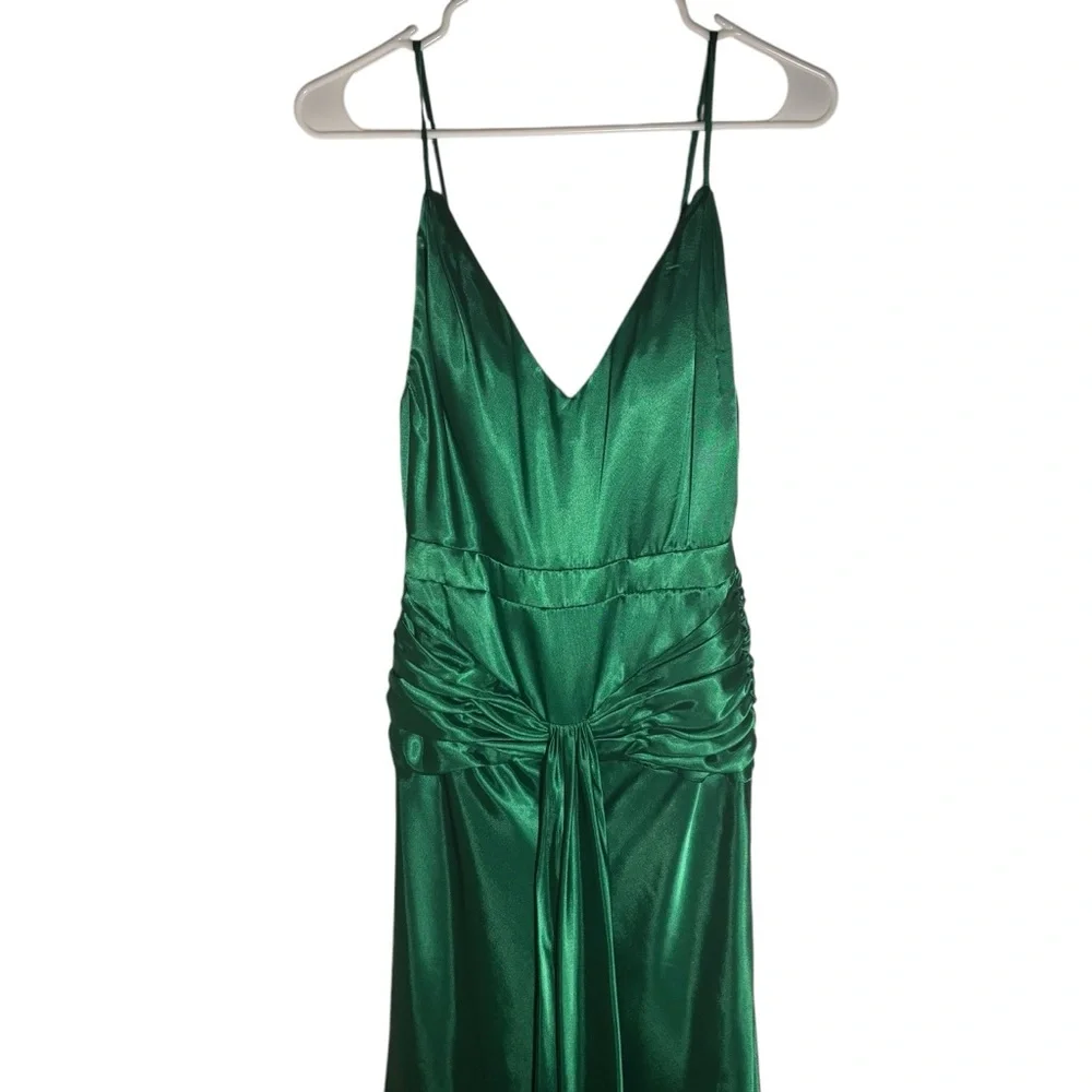 Faviana New York Emerald Green Long Satin Gown Prom/Black Tie/Formal- Size 3/4 - Picture 3 of 12